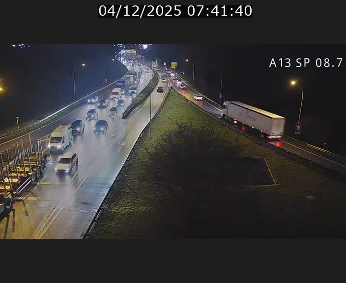 Traffic live webcam Luxembourg Jonction Lankelz - A13 direction Pétange - BK 8.7