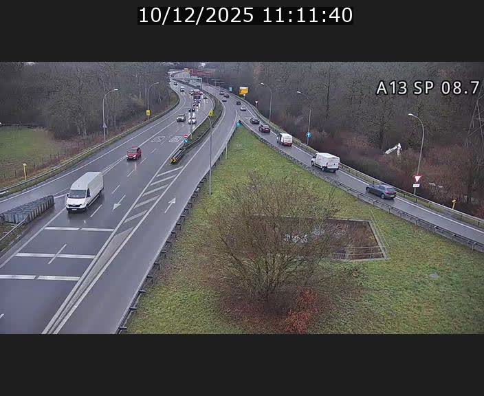 Traffic live webcam Luxembourg Jonction Lankelz - A13 direction Pétange - BK 8.7