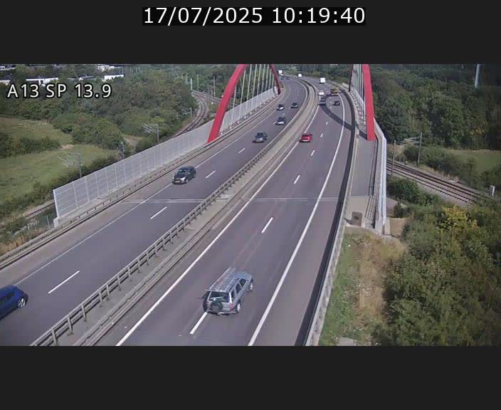 Traffic live webcam Luxembourg Kayl - A13 direction Esch-sur-Alzette/Luxembourg-ville - BK 13.9