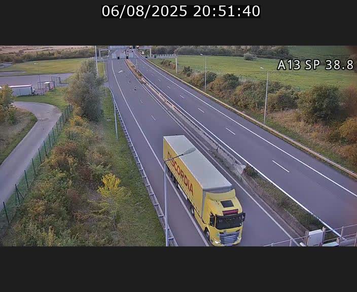 Webcam autoroute A13 à l'entrée ouest du tunnel Markusbierg à Schengen. Vue orientée vers le tunnel et l'Allemagne