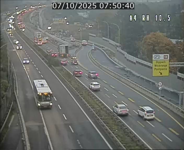 Traffic live webcam Luxembourg Pontpierre - A4 - BK 10.5 - direction Luxembourg