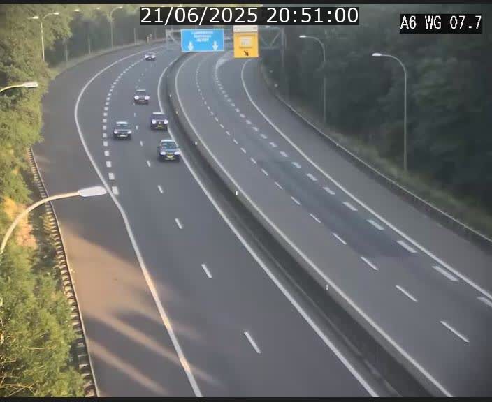 Traffic live webcam Luxembourg - Bridel - A6 - BK 7.7 - direction Belgique