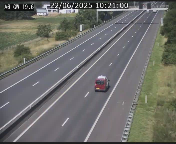 Traffic live webcam Luxembourg - Steinfort - A6 - BK 19.6 - direction Belgique