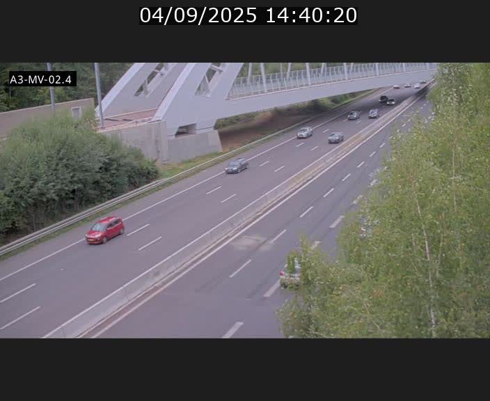 Webcam autoroute de la France (A3) au Luxembourg à Fentange, à proximité de la Croix de Gasperich. Vue orientée vers la Cloche d'Or