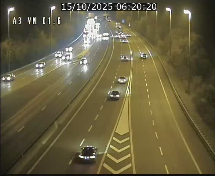 Traffic live webcam Luxembourg - Croix de Gasperich - A3 - BK 1.6 - direction France/Aire de Berchem