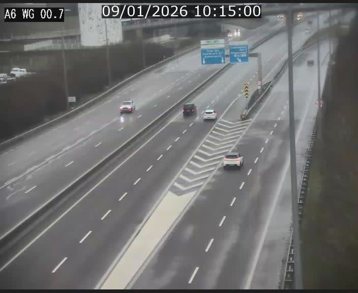 Traffic live webcam Luxembourg Croix de Cessange - A6 - BK 0.7 - direction A3 France