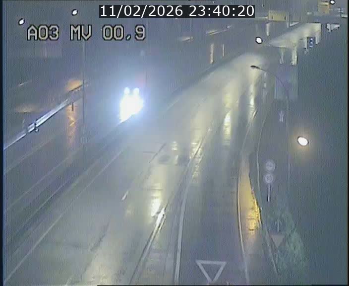 Traffic live webcam Luxembourg Croix de Gasperich - A3 - BK 0.4 - direction Luxembourg