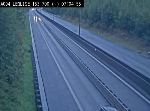 Webcam autoroute A4 (E411-E25) à Léglise, avant la jonction avec la N40. Vue orientée vers Bruxelles