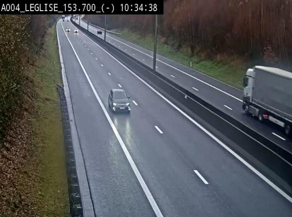 Webcam autoroute A4 (E411-E25) à Léglise, avant la jonction avec la N40. Vue orientée vers Bruxelles