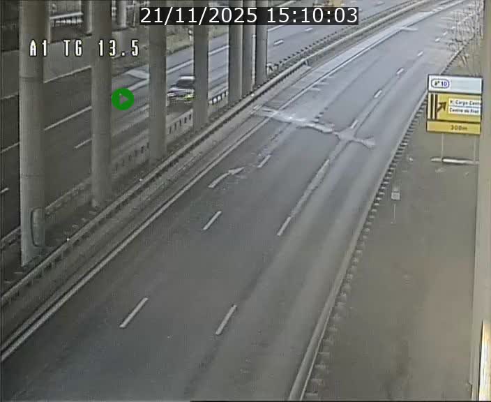 Traffic live webcam Luxembourg Senningen - A1 direction Luxembourg - BK 13.5