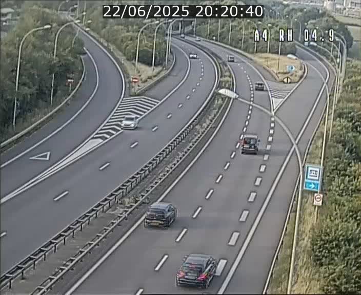 Traffic live webcam Luxembourg Leudelange - A4 - BK 4.9 - direction Luxembourg