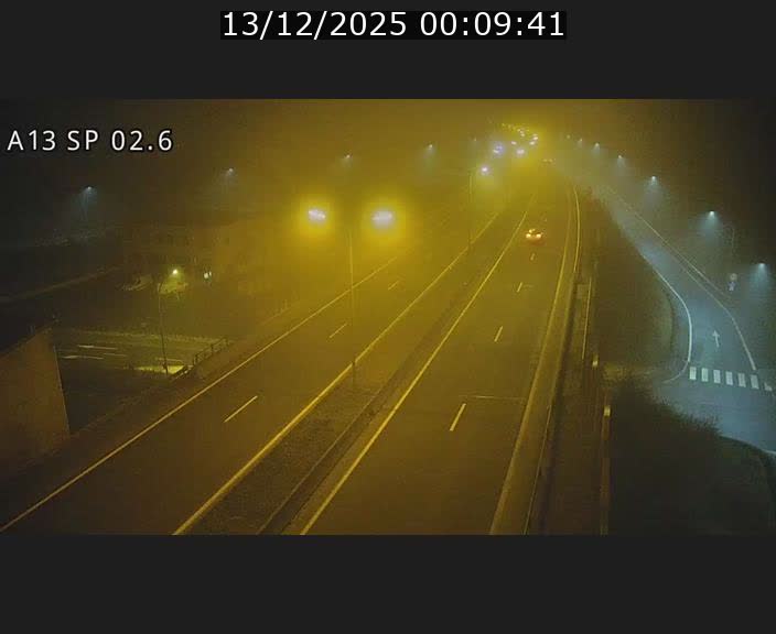 Traffic live webcam Luxembourg Sanem - A13 direction Pétange - BK 2.6