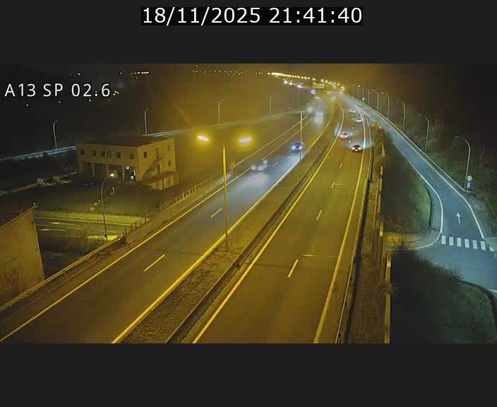 Traffic live webcam Luxembourg Sanem - A13 direction Pétange - BK 2.6