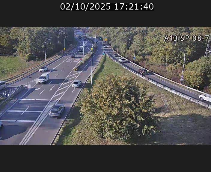 Traffic live webcam Luxembourg Jonction Lankelz - A13 direction Pétange - BK 8.7 