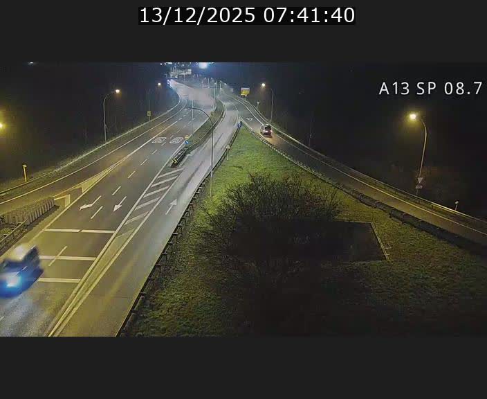 Traffic live webcam Luxembourg Jonction Lankelz - A13 direction Pétange - BK 8.7