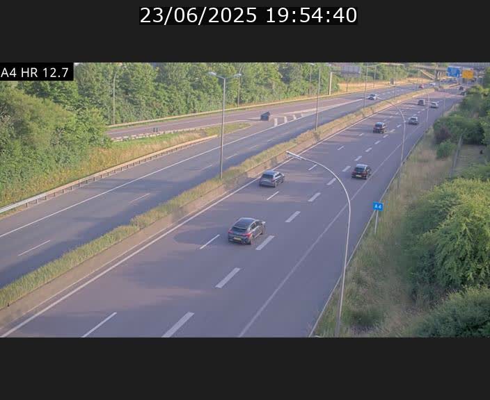 Traffic live webcam Luxembourg Esch sur Alzette - A4 - BK 12.7 - direction Esch-Belval