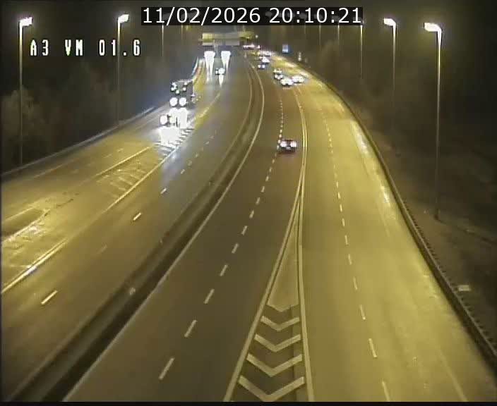 Traffic live webcam Luxembourg - Croix de Gasperich - A3 - BK 1.6 - direction France/Aire de Berchem