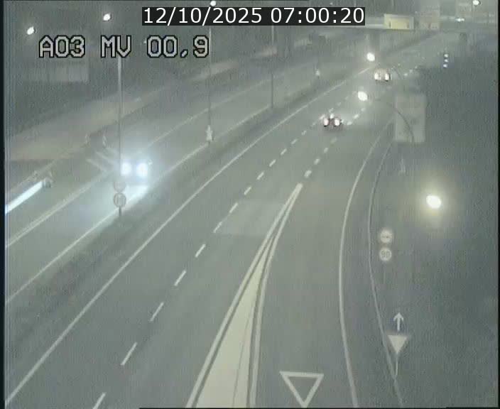 Traffic live webcam Luxembourg Croix de Gasperich - A3 - BK 0.4 - direction Luxembourg