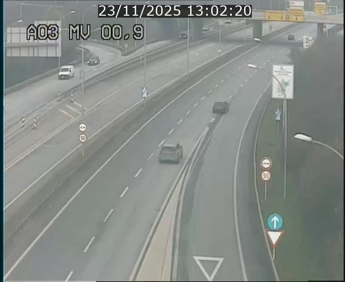 Traffic live webcam Luxembourg Croix de Gasperich - A3 - BK 0.4 - direction Luxembourg