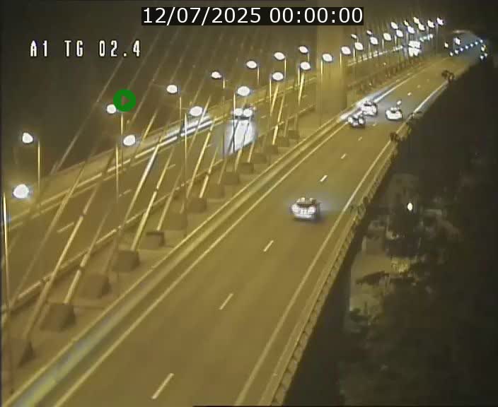 Traffic live webcam Luxembourg Sandweiler - A1 direction Luxembourg-ville - BK 2.4