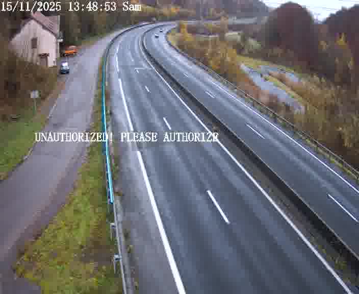 Webcam sur la D910 située dans la Côte des 4 vents. Vue orientée vers le bas, vers Saint-Avold.