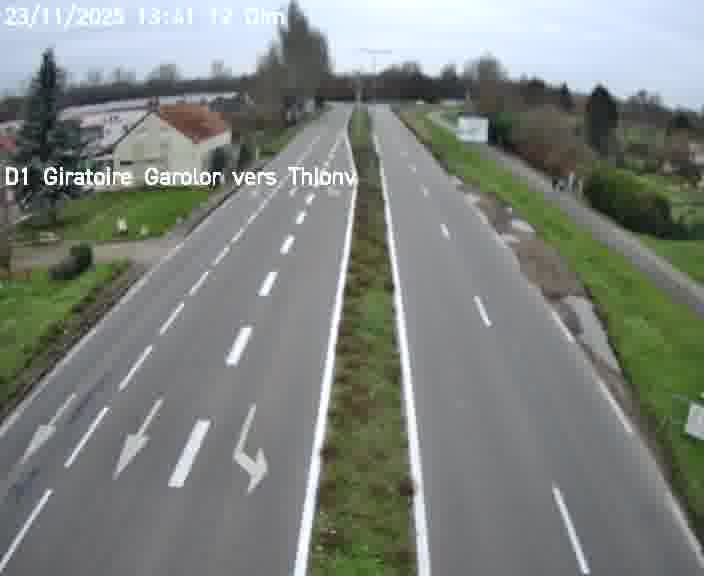 Webcam de surveillance sur D1 (France) à Ennery, cadrée vers Thionville, proposant une information routière utile aux déplacements quotidiens.