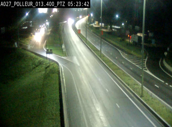 Webcam A27/E42 avec vue sur le parking de l'aire de Polleur, après le Viaduc de Polleur à Theux. Vue orientée vers Liège