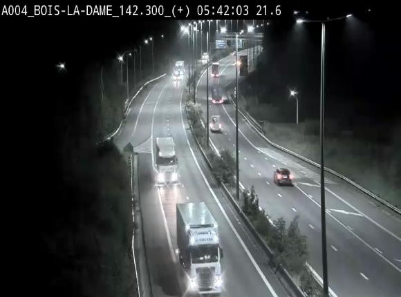 Webcam située entre la sortie 29 Neufchâteau et la jonction avec l'E25 en direction de Liège et Luxembourg