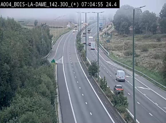 Webcam située entre la sortie 29 Neufchâteau et la jonction avec l'E25 en direction de Liège et Luxembourg