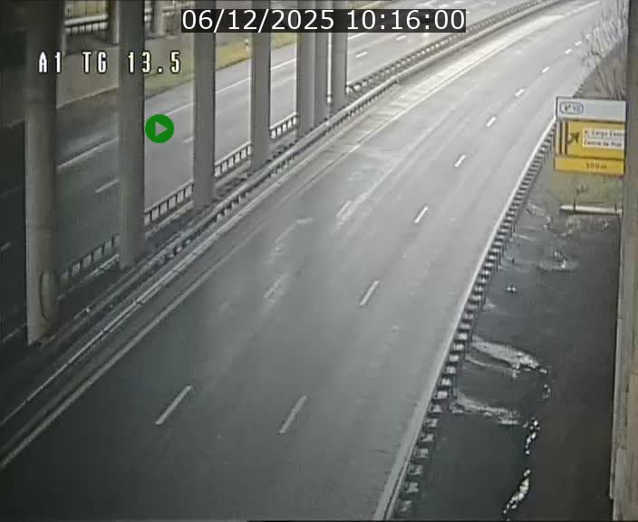 Traffic live webcam Luxembourg Senningen - A1 direction Luxembourg - BK 13.5