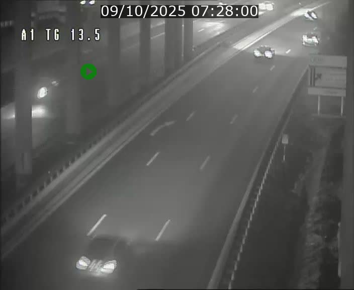 Traffic live webcam Luxembourg Senningen - A1 direction Luxembourg - BK 13.5