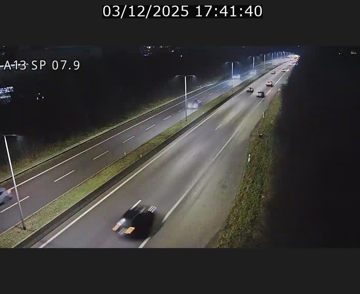 Traffic live webcam Luxembourg Jonction Lankelz - A13 direction Pétange - BK 7.9
