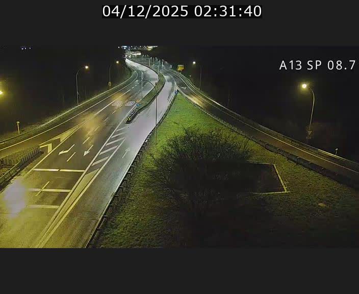 Traffic live webcam Luxembourg Jonction Lankelz - A13 direction Pétange - BK 8.7