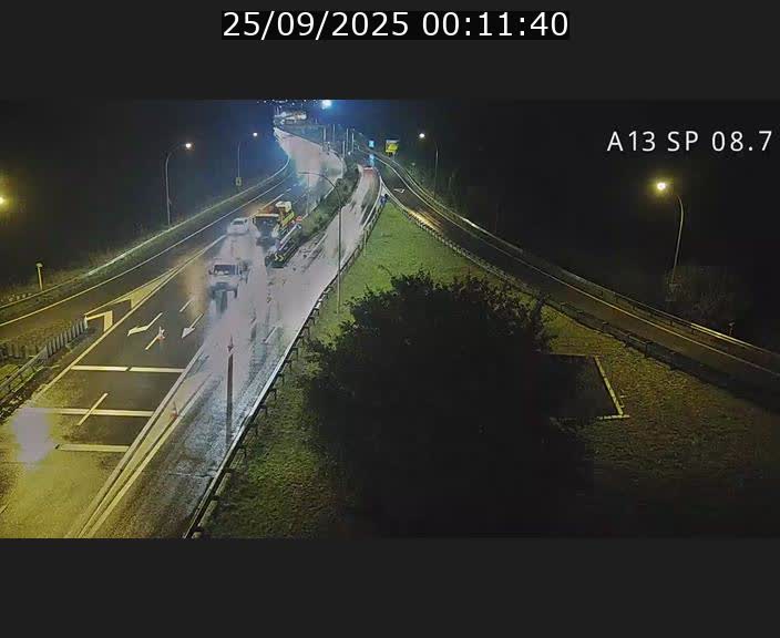 Traffic live webcam Luxembourg Jonction Lankelz - A13 direction Pétange - BK 8.7 