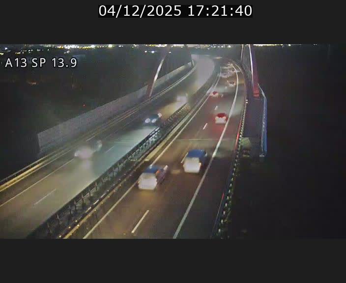 Traffic live webcam Luxembourg Kayl - A13 direction Esch-sur-Alzette/Luxembourg-ville - BK 13.9