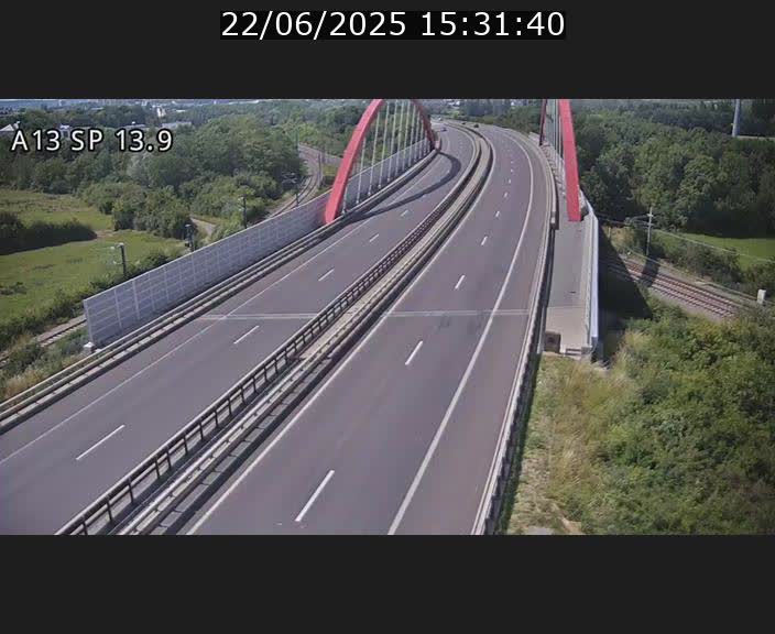 Traffic live webcam Luxembourg Kayl - A13 direction Esch-sur-Alzette/Luxembourg-ville - BK 13.9