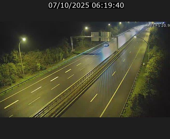 Traffic live webcam Luxembourg Croix de Bettembourg, rond-point d'Hellange - A13 direction Allemagne - BK 20.9