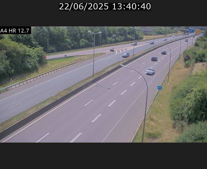 Traffic live webcam Luxembourg Esch sur Alzette - A4 - BK 12.7 - direction Esch-Belval