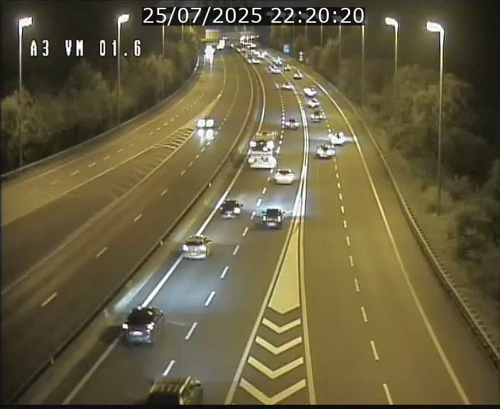 Traffic live webcam Luxembourg - Croix de Gasperich - A3 - BK 1.6 - direction France/Aire de Berchem