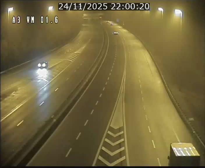 Traffic live webcam Luxembourg - Croix de Gasperich - A3 - BK 1.6 - direction France/Aire de Berchem