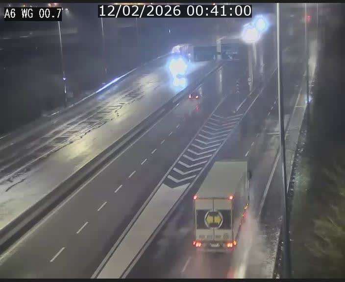 Traffic live webcam Luxembourg Croix de Cessange - A6 - BK 0.7 - direction A3 France