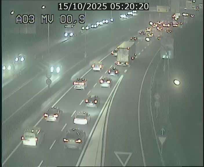 Traffic live webcam Luxembourg Croix de Gasperich - A3 - BK 0.4 - direction Luxembourg
