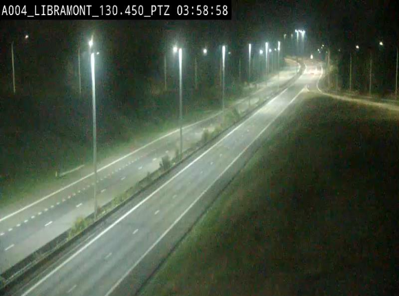 Webcam E411 à hauteur de la sortie 25 de Libramont menant vers Bouillon, Sedan et Reims via la N89. Vue orientée vers Bruxelles