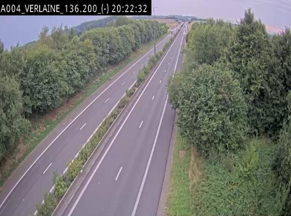 Webcam sur l'E411 à hauteur du pont surplombant la N40, à proximité de la sortie 26 Verlaine - Libramont-Chevigny. Vue orientée vers Namur