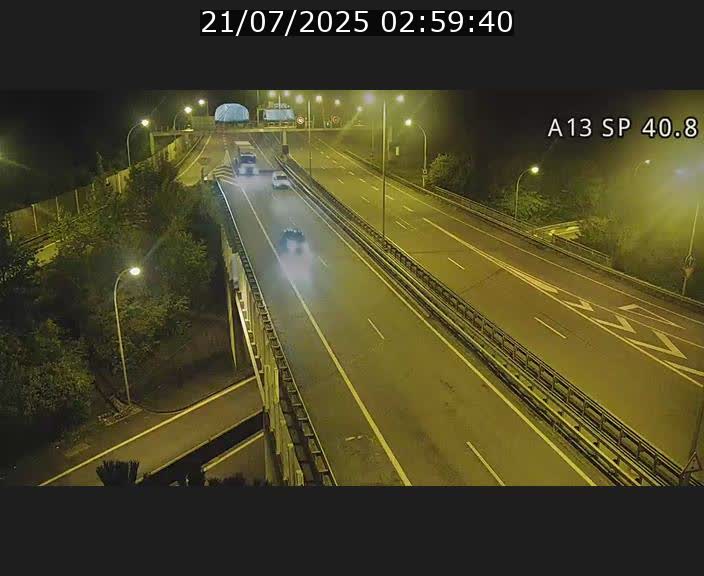 Webcam avec vue sur l'entrée côté allemand du tunnel Markusbierg à Schengen. Vue orientée vers le tunnel et Bettembourg