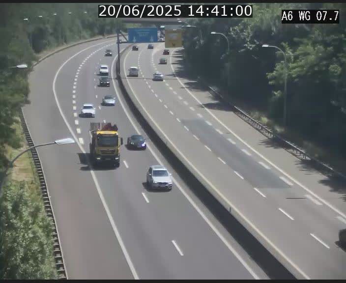 Traffic live webcam Luxembourg - Bridel - A6 - BK 7.7 - direction Belgique