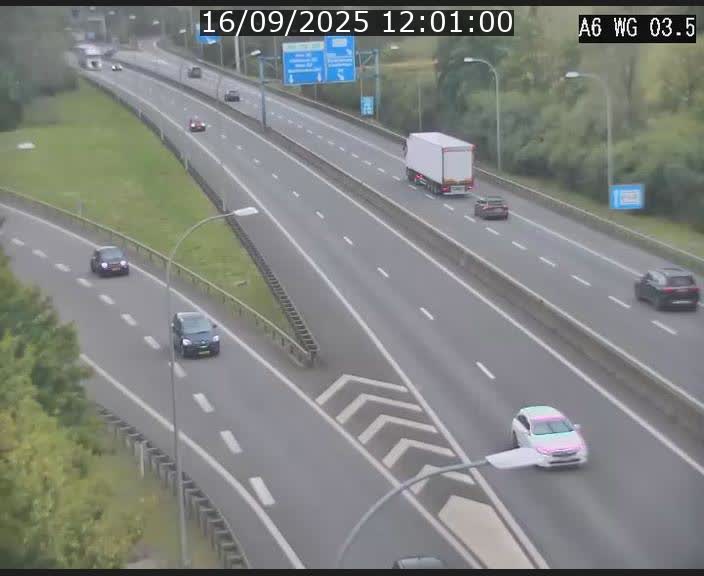Traffic live webcam Luxembourg - Croix de Cessange - A6 - BK 3.5 - direction France/Allemagne