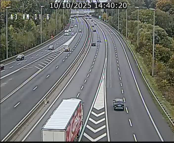 Traffic live webcam Luxembourg - Croix de Gasperich - A3 - BK 1.6 - direction France/Aire de Berchem