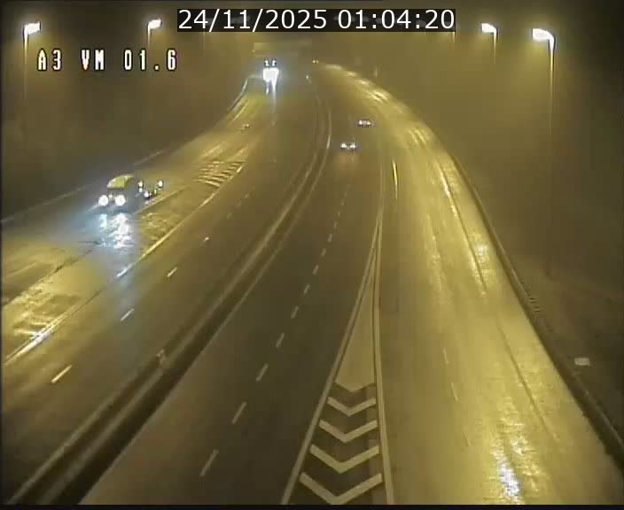 Traffic live webcam Luxembourg - Croix de Gasperich - A3 - BK 1.6 - direction France/Aire de Berchem