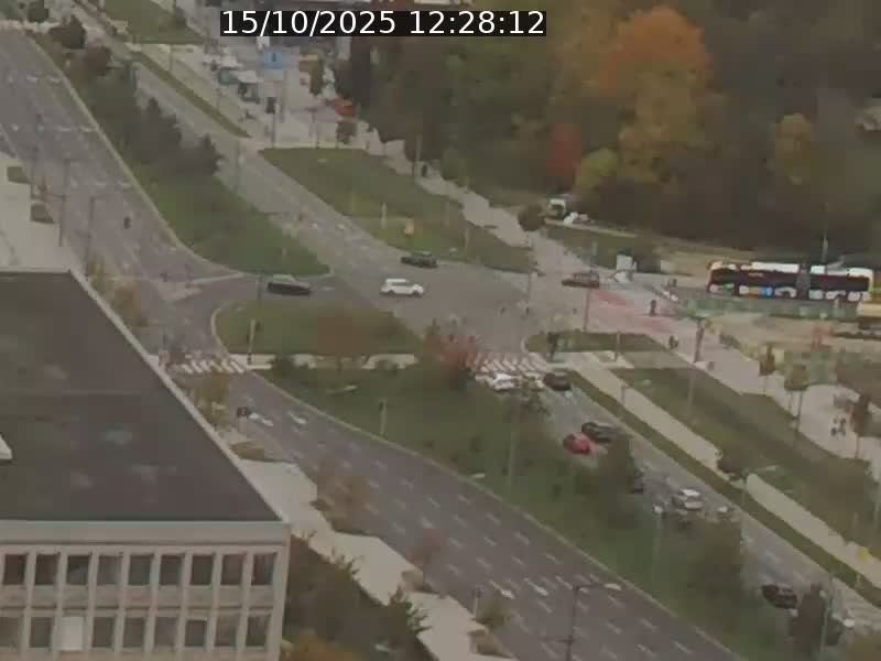 Webcam sur l'avenue John Fitzgerald Kennedy (N51) avec vue sur le Pont rouge (Pont Grande Duchesse Charlotte), l'arrêt Pfaffenthal et l'entrée du quartier Kirchberg